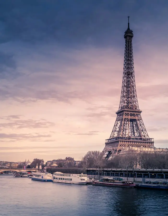 Torre Eiffel e o rio Sena, Paris