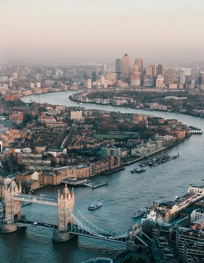 Vista aérea de Londres e do rio Tâmisa